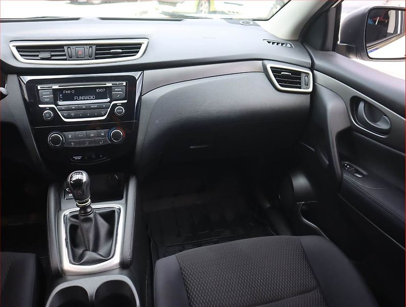 Nissan Qashqai (2014) 1.2 DIG-T, Serv.kniha - fotka 8 z 17