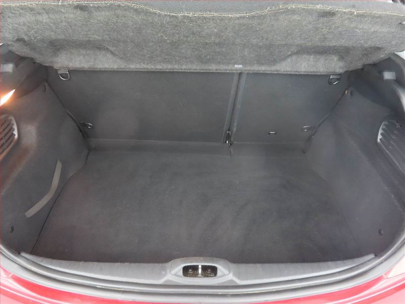 Peugeot 208 (2012) Active 1.6 e-HDi, Navi - fotka 14 z 16
