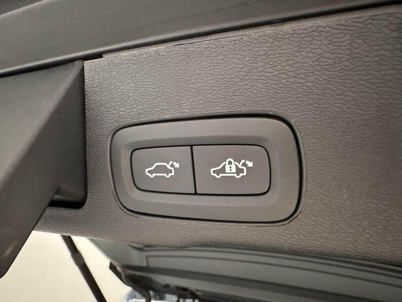 Volvo XC60 B5 AWD BRIGHT PLUS REZERVACE - fotka 22 z 49