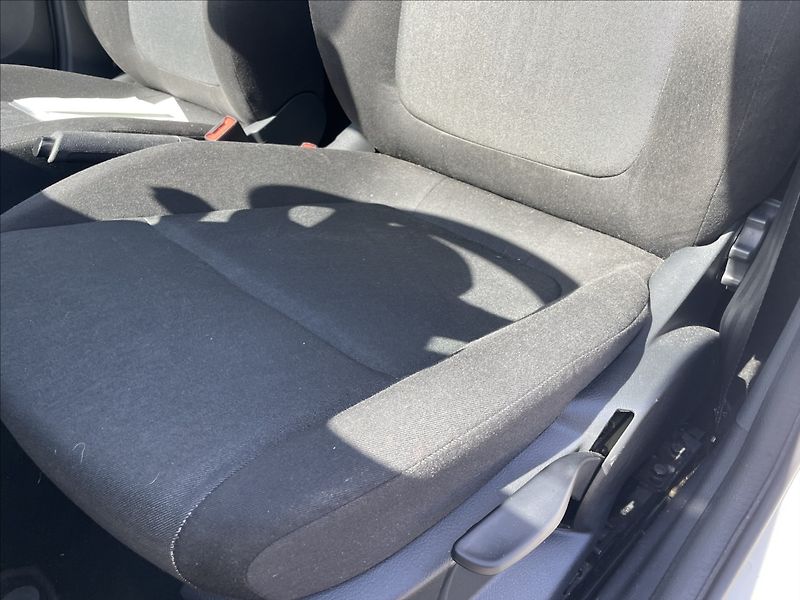 Škoda Fabia 1,0 MPi 44kw Klima ESP Tažné, - fotka 17 z 29