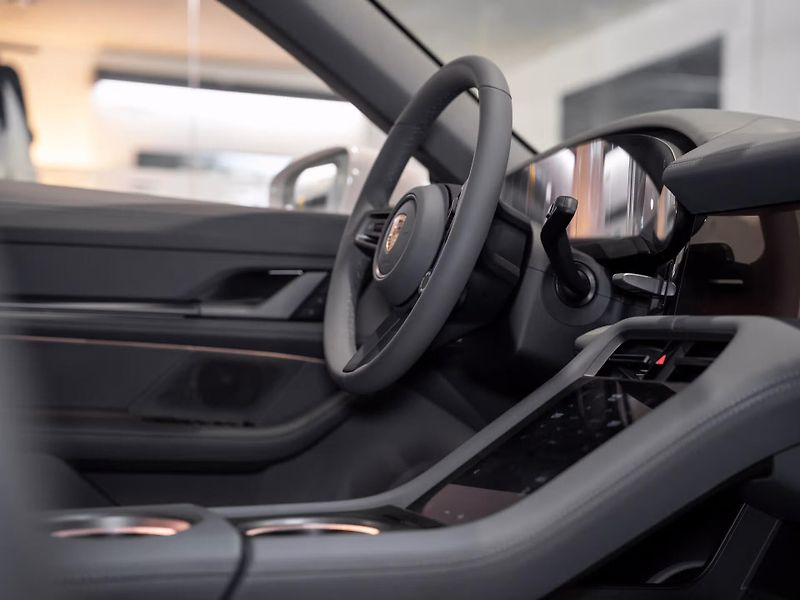 Porsche Taycan 4S Pano HuD 360 HD-Matrix - fotka 13 z 20