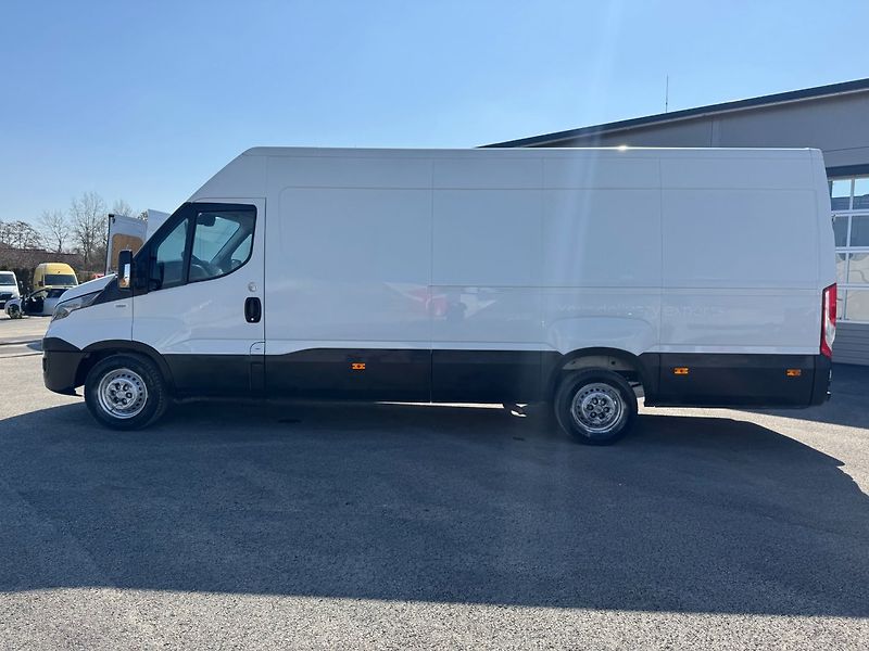 Iveco Daily (2019) 35S16 2.3 115 Kw - fotka 8 z 22