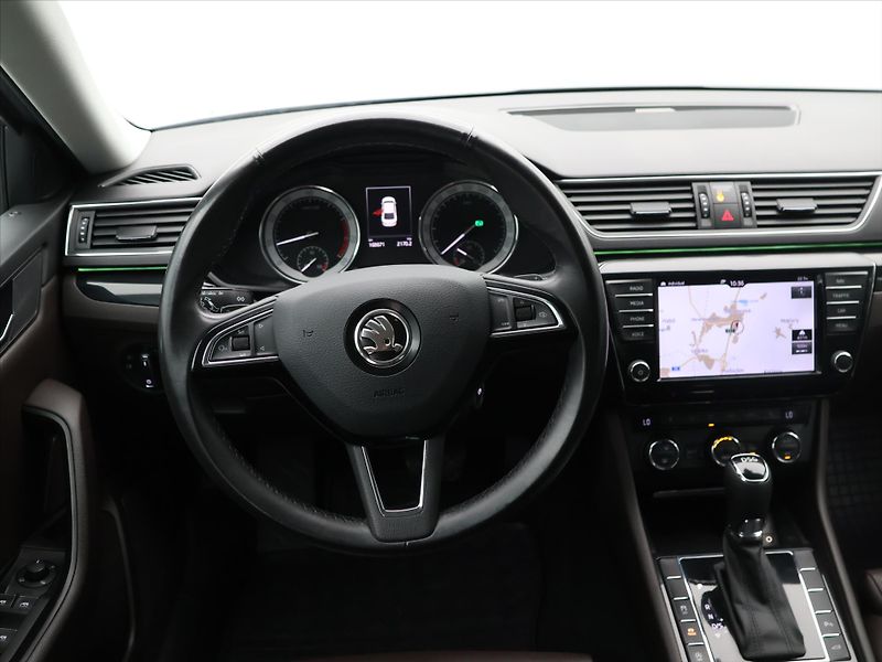 Škoda Superb 2,0 TSI 206kW DSG 4x4 L&K - fotka 20 z 33