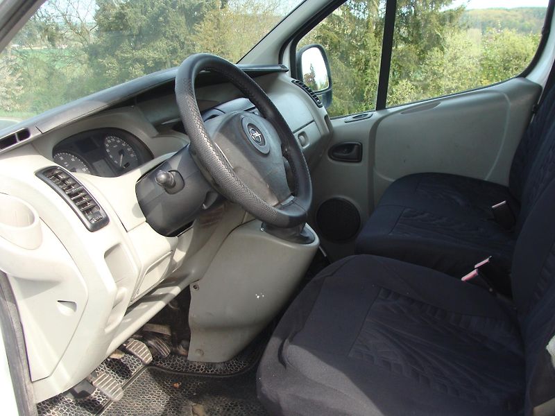 Opel Vivaro 2.0 CDi, 66 kW, tažné zařízení - fotka 9 z 19