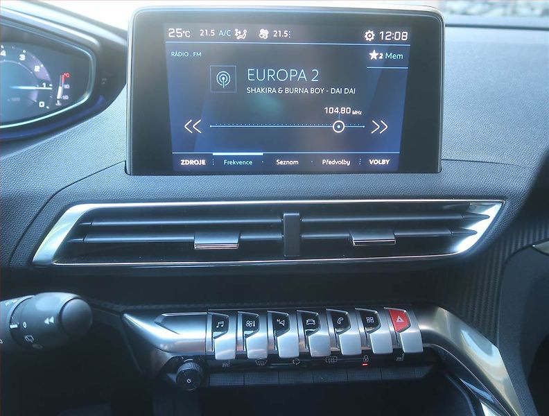 Peugeot 3008 (2023) Active Pack 1.2 PureTech - fotka 12 z 17