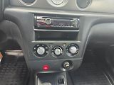 Mitsubishi Outlander (2005) 2.4 i 4x4 - náhled 21