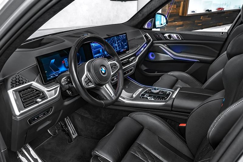 BMW X7 M60i Individual Masáže - fotka 14 z 32