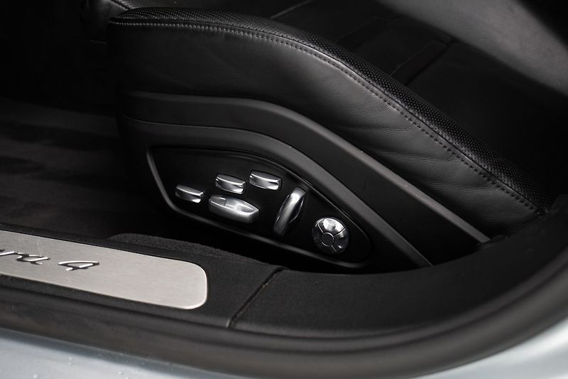 Porsche Panamera - fotka 9 z 25