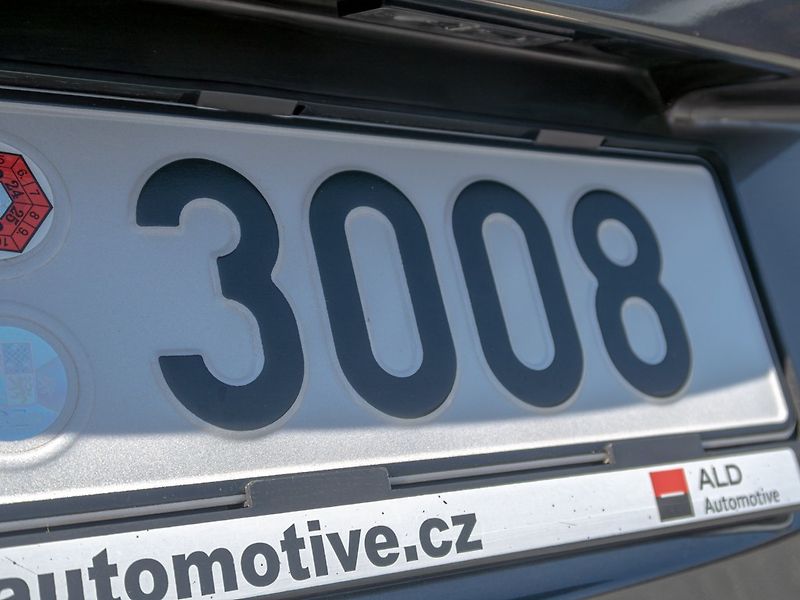 Peugeot 3008 (2021) ČR 1.2T 96KW LED – CEBIA - fotka 54 z 57