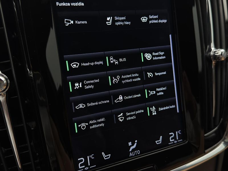 Volvo V90 D4 MOMENTUM PRO POLESTAR AUT - fotka 34 z 47
