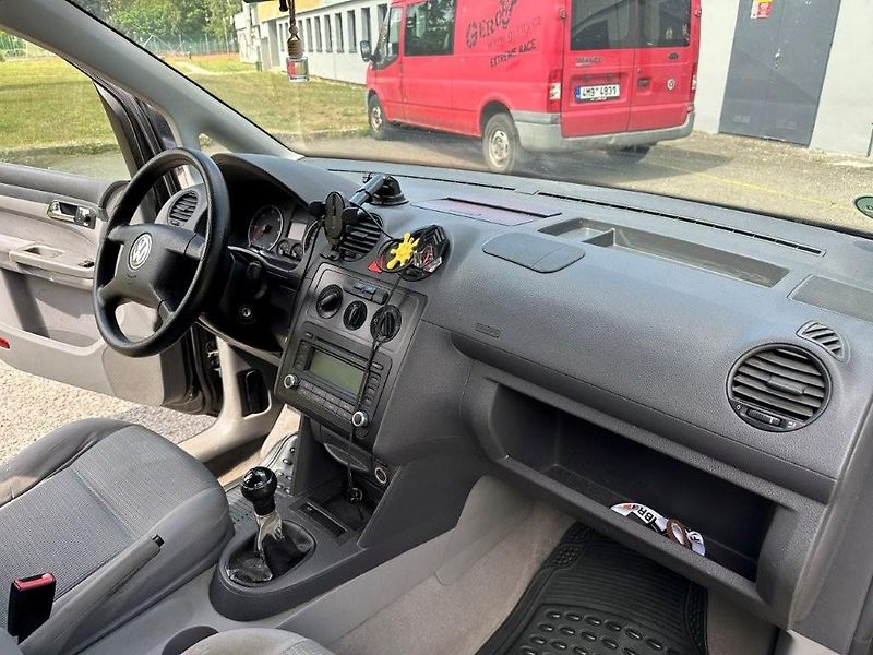 Volkswagen Caddy (2006) 1.9 TDI 7 míst - fotka 12 z 16