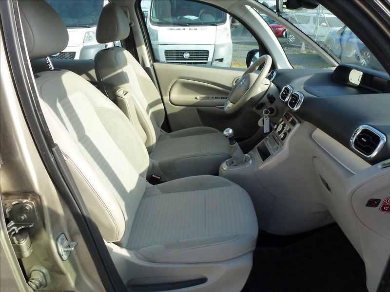 Citroën C3 Picasso 1,6 HDi Exclusive světlá kůže - fotka 28 z 47