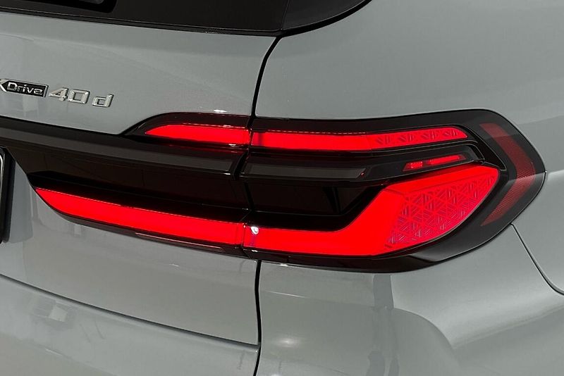 BMW X7 xDrive40d - fotka 5 z 29