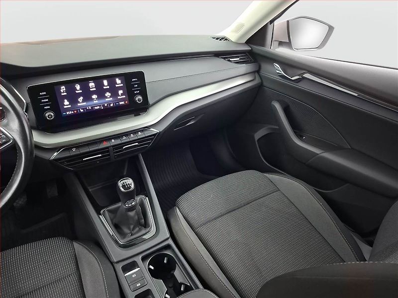 Škoda Octavia (2022) Ambition 2.0 TDI, ČR,1.maj - fotka 8 z 17