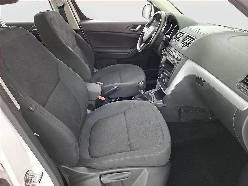 Škoda Yeti (2014) 2.0 TDI, 4X4, Tempomat - fotka 9 z 13