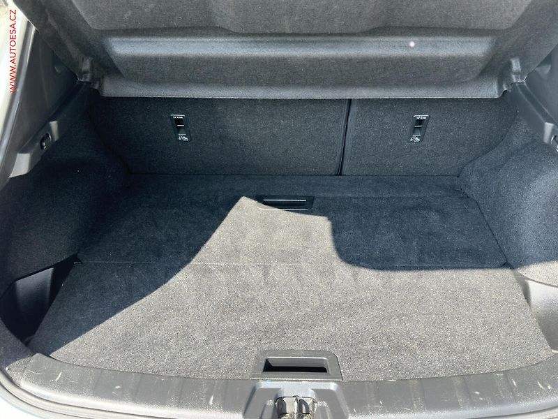 Nissan Qashqai (2015) 1.6dCi, ČR, STK11/27 - fotka 7 z 17