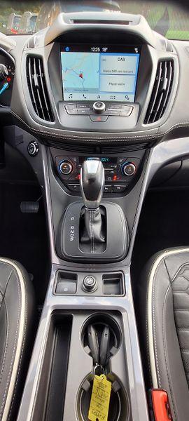 Ford Kuga (2017) 2,0TDCi 132kW DSG 4×4 Vignale  - fotka 22 z 52