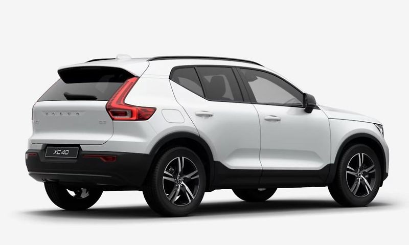 Volvo XC40 (2026) B3 AUT DARK PLUS - fotka 9 z 18