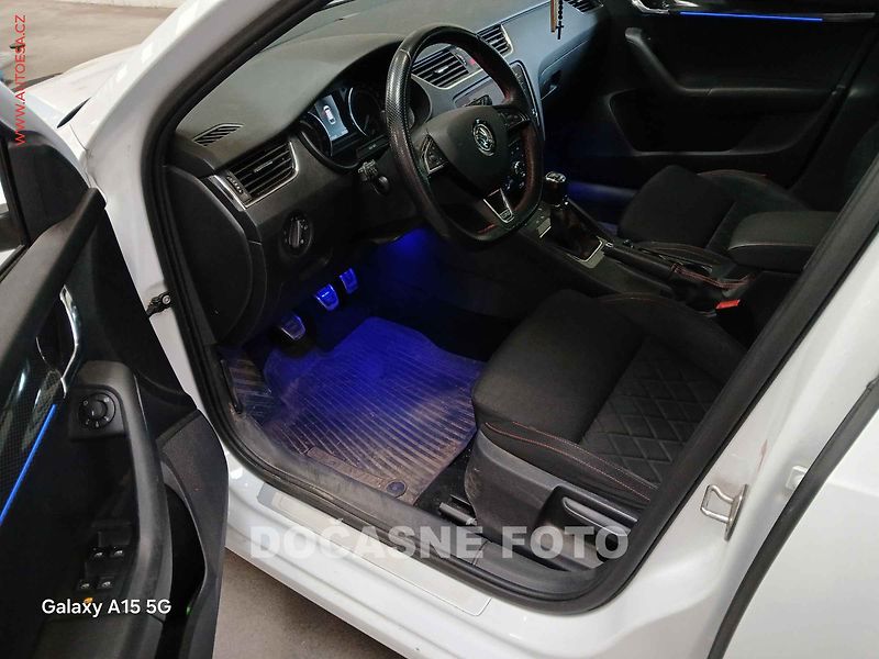 Škoda Octavia (2019) 2.0., navi, LED, autoAC - fotka 3 z 3