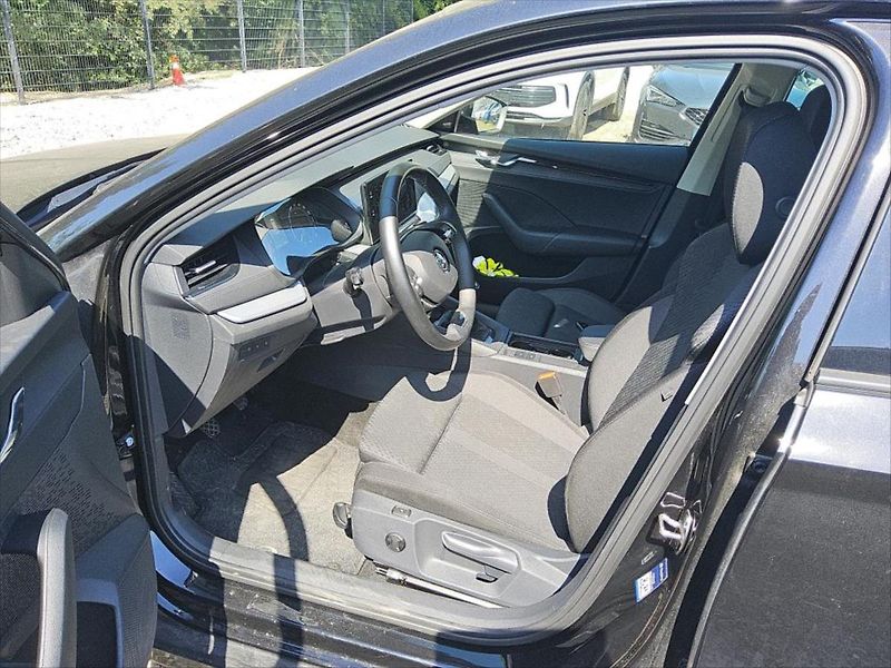 Škoda Octavia 2,0 TDI,TAŽNÉ,MATRIX - fotka 6 z 9