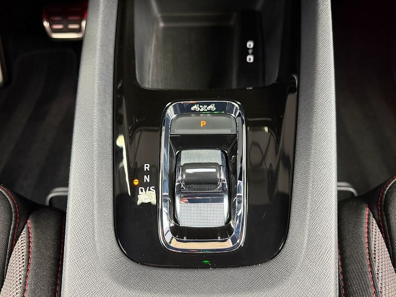 Škoda Octavia 2.0 TDI DSG 4X4 RS, ACC, LED, - fotka 24 z 28