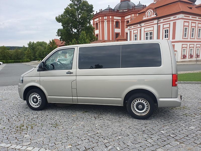 Volkswagen Multivan (2011) 2L 103kw, SPLÁTKY  - fotka 10 z 29