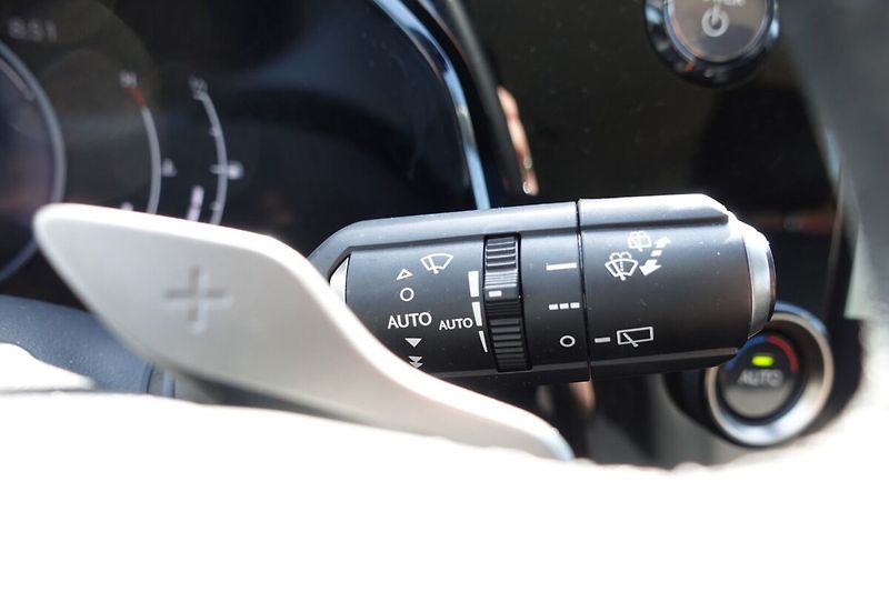 Lexus NX 350h NX350h Comfort 2WD - fotka 28 z 32