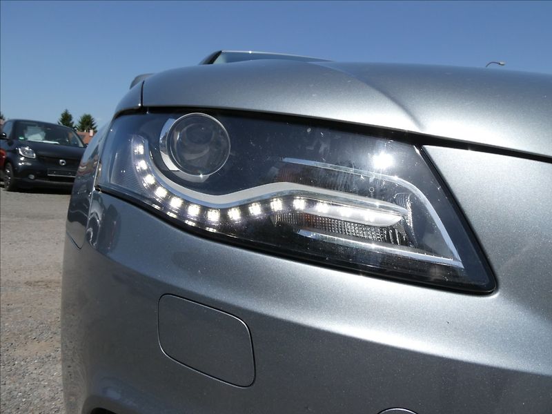 Audi A4 2,0 TDi 125kW serviska,NAVI - fotka 5 z 40