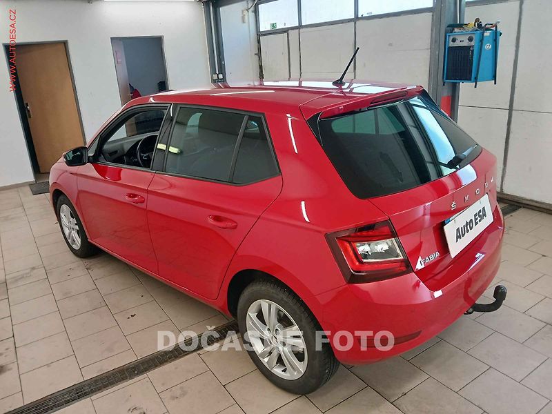 Škoda Fabia (2020) 1.0 TSI, 2.maj,ČR, autoAC - fotka 2 z 3