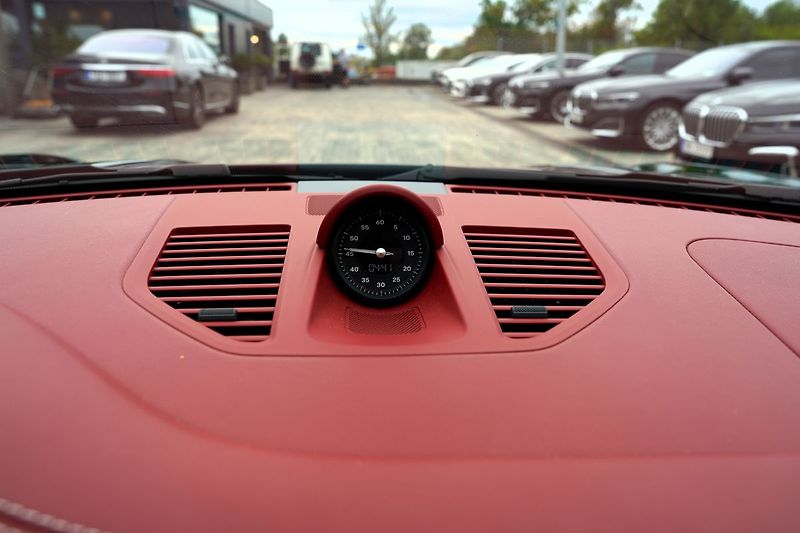 Porsche 911 Carrera 4/PDK/Sport chrono/21 - fotka 46 z 48