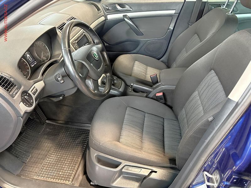 Škoda Octavia (2013) 1.6TDi 4x4, AC, park.čidla - fotka 9 z 14