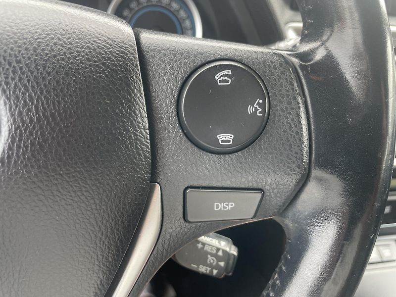 Toyota Auris 1.8i 16v HYBRID AUT SERVIS TOP - fotka 160 z 172
