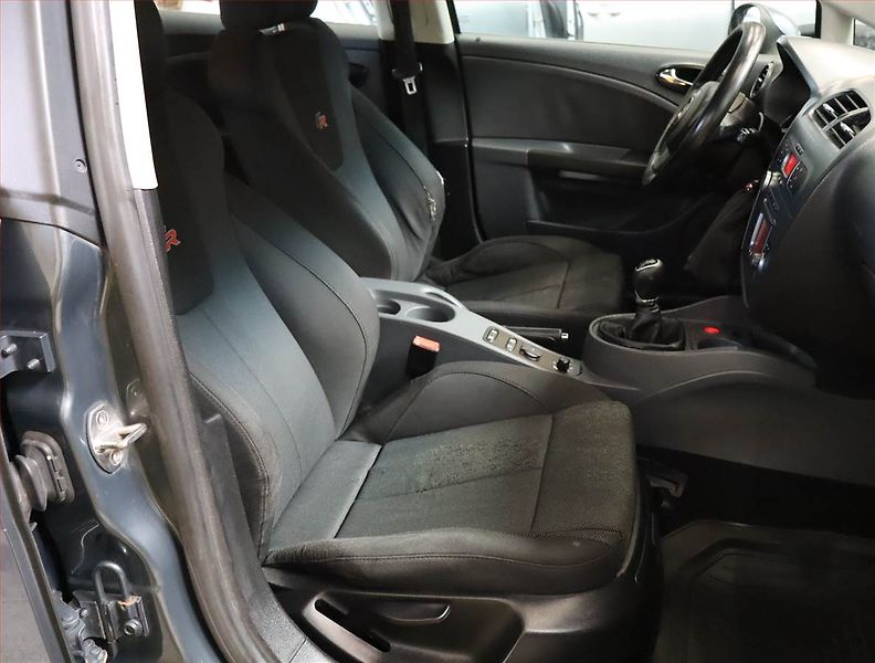 Seat Leon (2008) 2.0 TDI, nová STK, zamluveno - fotka 9 z 16
