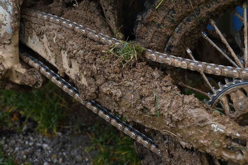 Obrovská motokrosová rodina ze Stříbrska se sešla hned na Nový rok na Terénu sv. Petra. A bylo z toho parádní odpoledne.
