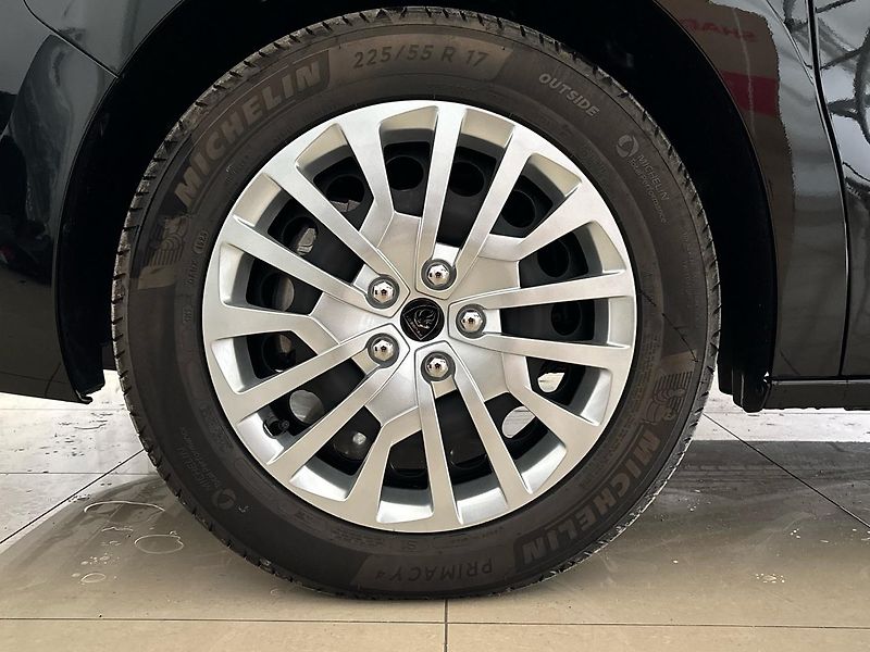 Peugeot Traveller (2025) ActiveStandard 2.0 180K 8 míst - fotka 8 z 45