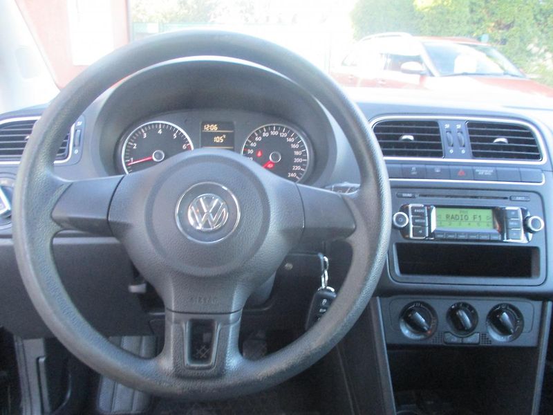 Volkswagen Polo 1.4i KLIMA +SADA KOL - fotka 18 z 30