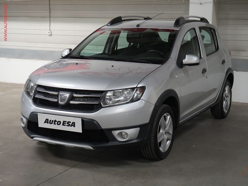 Dacia Sandero (2013) 1.5dCi, AC, tempo - fotka 3 z 21