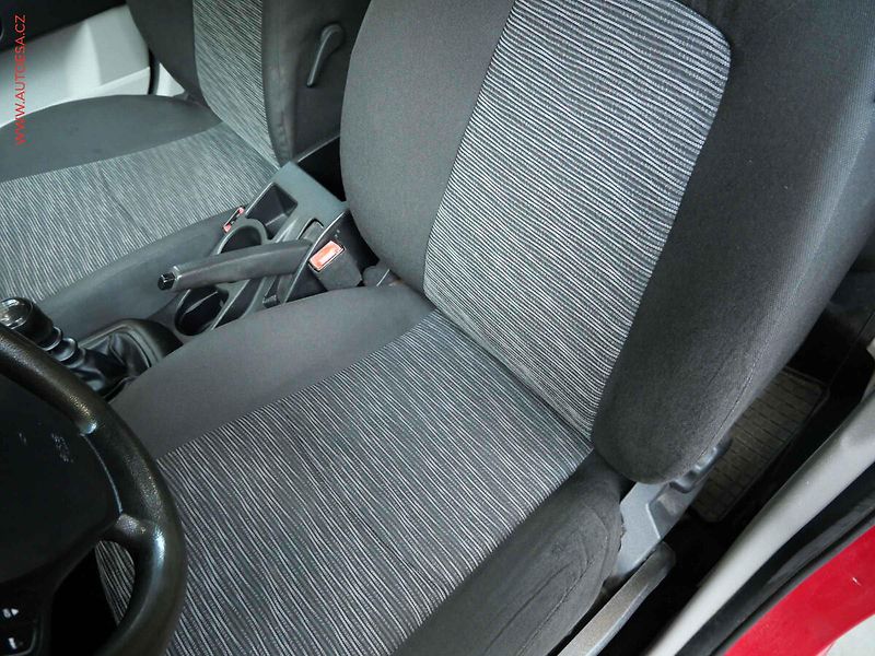 Kia Ceed (2007) 1.4i, ČR, Klima - fotka 9 z 19