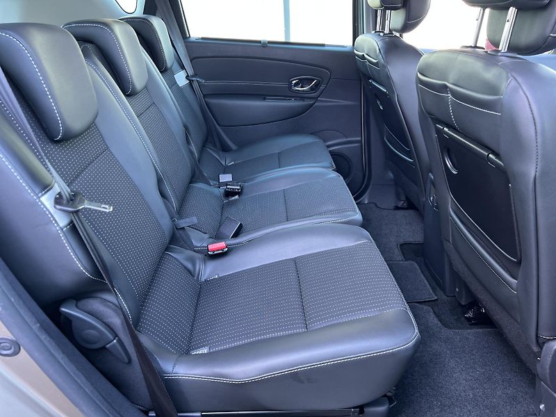Renault Scénic 1.2TCe KLIMA TEMPOMAT ALU - fotka 31 z 43
