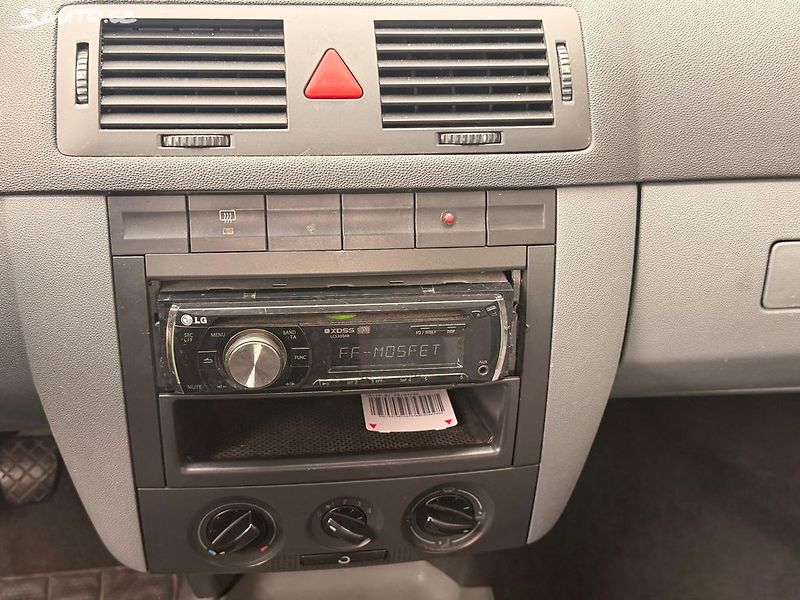 Škoda Fabia (2001) 1.4MPI, 44kw Původ ČR - fotka 16 z 17