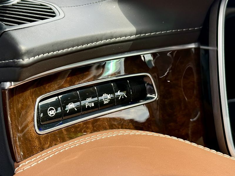 Mercedes-Benz Třídy S (2014) 500 4MATIC kupé - fotka 19 z 49