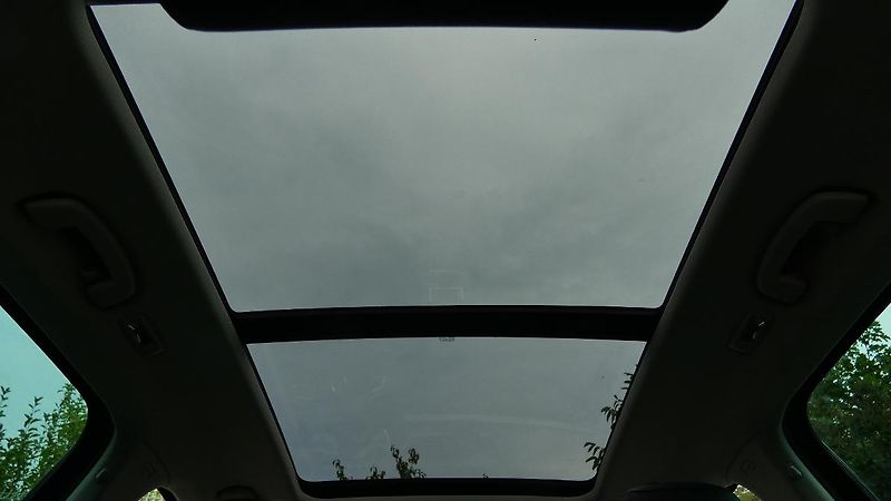 Škoda Superb Combi 2.0 TDI DSG L&K, Panoram - fotka 24 z 29