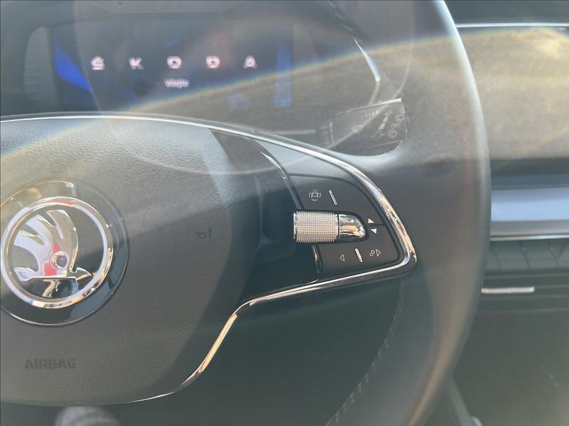 Škoda Octavia 2,0 TDi Ambition LED záruka - fotka 25 z 29