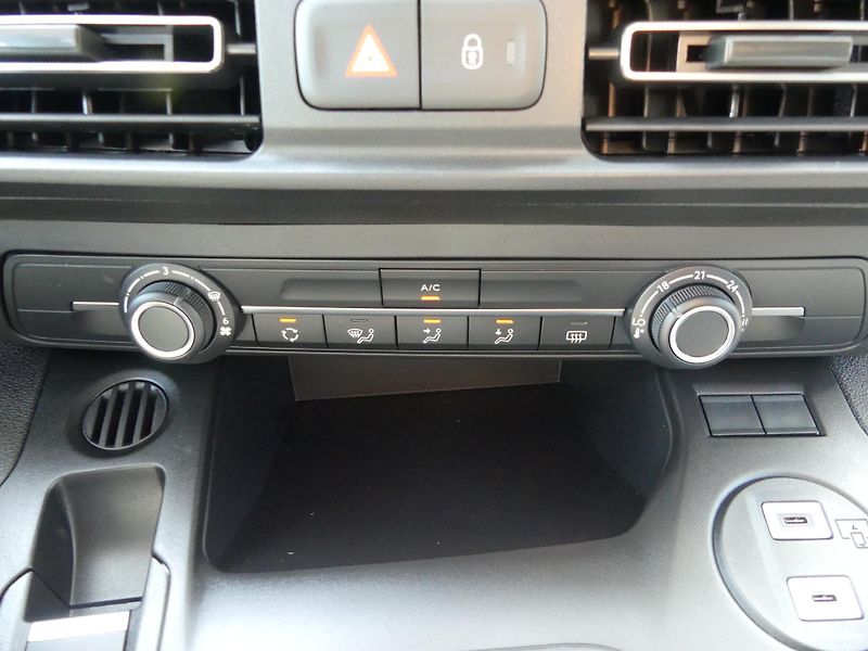 Citroën Berlingo (2026) PLUS Diesel 100k Manual - fotka 15 z 20
