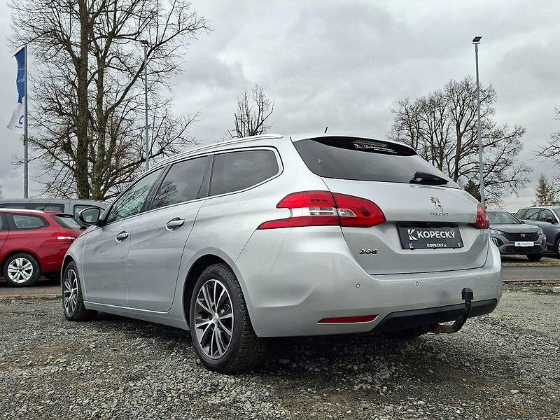 Peugeot 308 SW ALLURE 1,6 BHDi 120k M6 - fotka 11 z 26