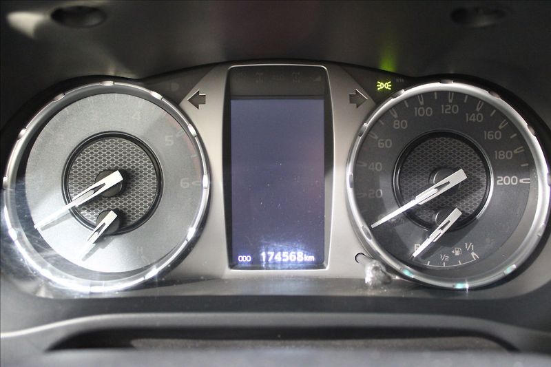 Toyota Hilux 2,4 D-4D 150 4x4 1.majitel, CZ - fotka 21 z 33