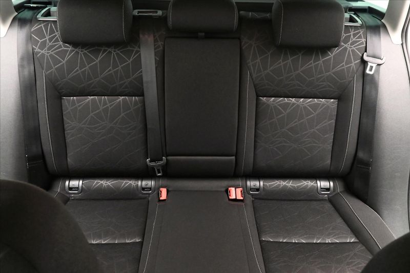 Škoda Octavia 2,0 TDI 110 kW DSG Clever Záru - fotka 27 z 30