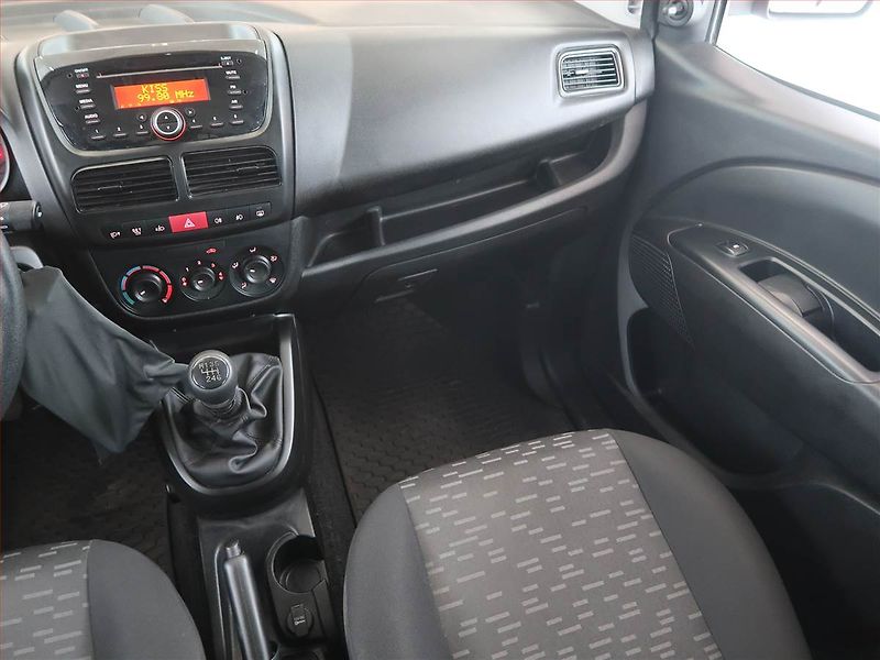 Opel Combo (2018) Maxi 1.4 Turbo, 5Míst, ČR - fotka 8 z 12