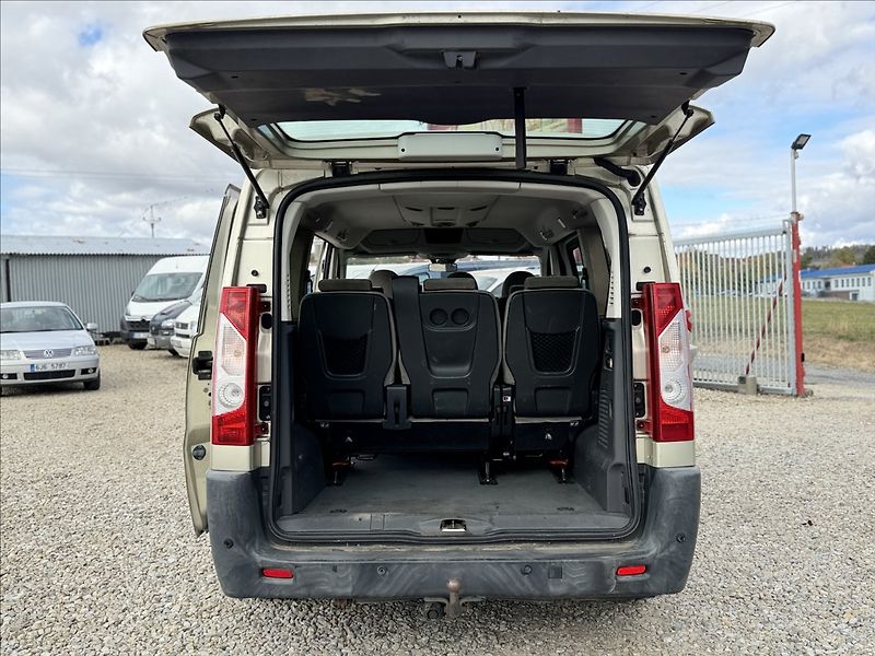 Fiat Scudo 2,0 NOVÁ STK, 9MÍST, TAŽNÉ - fotka 17 z 21