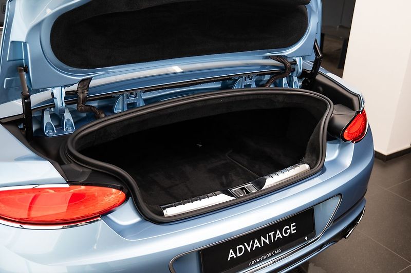 Bentley Continental GTC V8 Mulliner - fotka 18 z 24